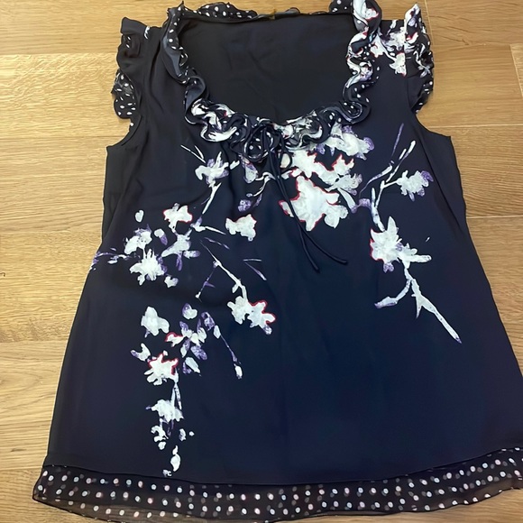 Elie Tahari Tops - Elie Tahari top